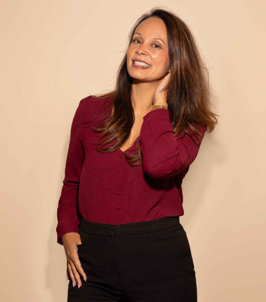 WijenJij Thalita staand lachend op de foto