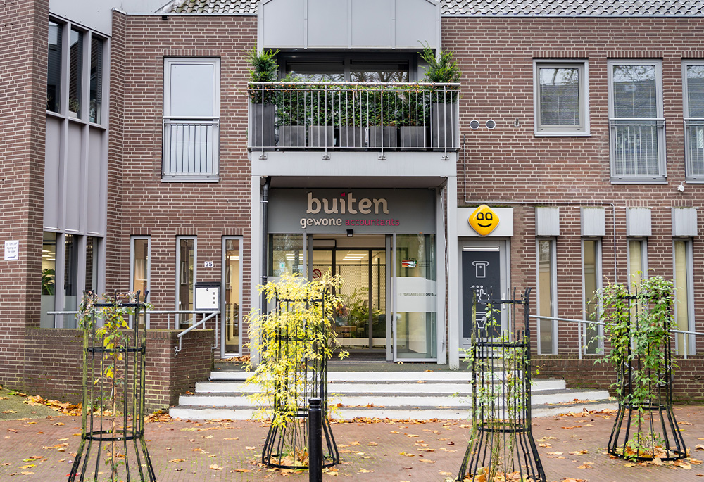 buitengewone accountants kantoorpand veel groen